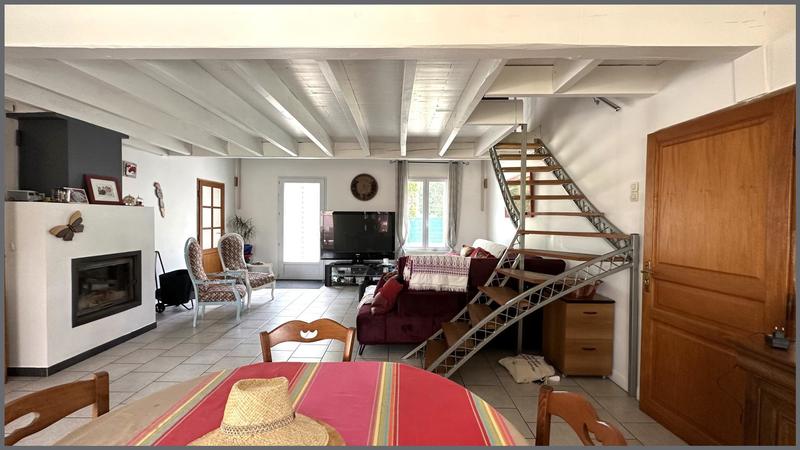 Maison - 185 m² - 7 pièces