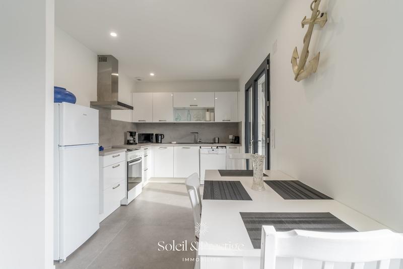 Maison - 232 m² - 7 pièces