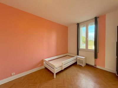 Appartement - 102 m² - 4 pièces