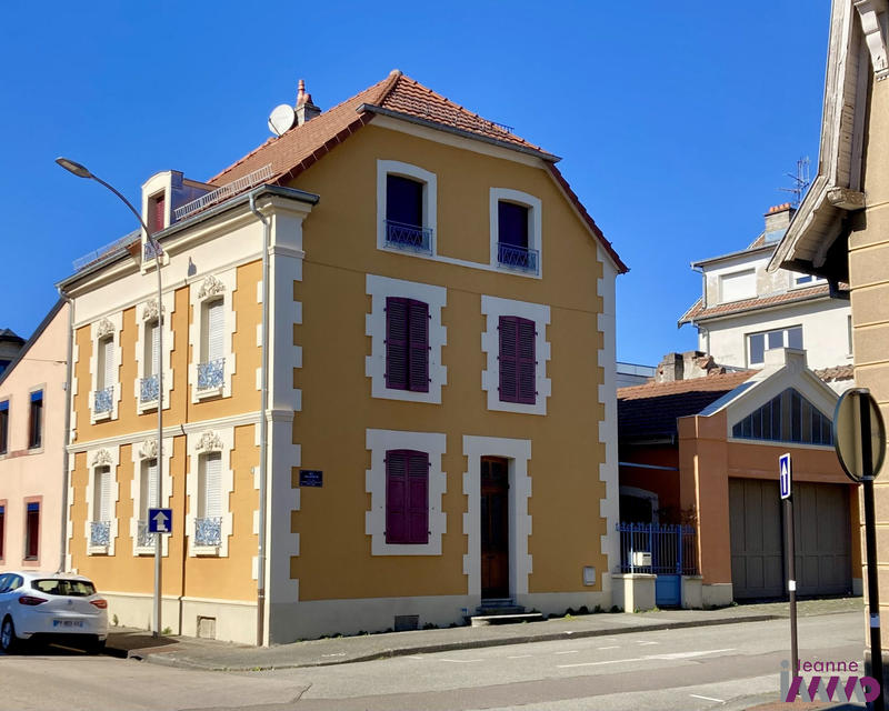 Maison - 200 m² - 8 pièces