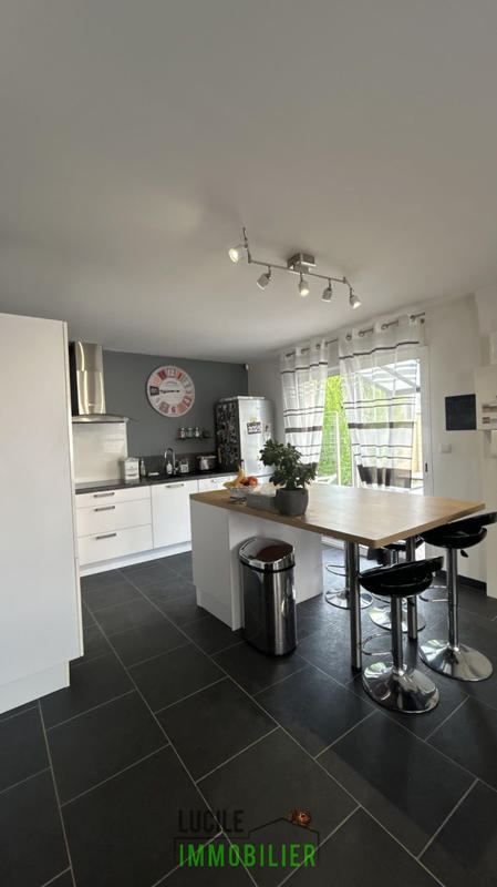 Maison - 110 m² - 4 pièces