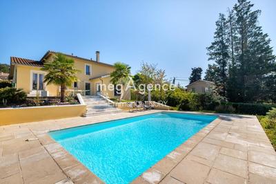 Maison - 194 m² - 7 pièces