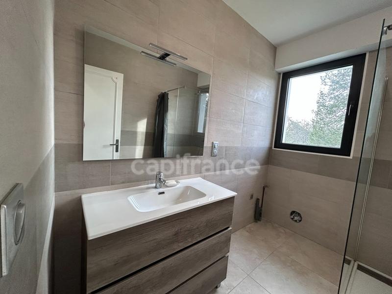 Maison - 212 m² - 5 pièces