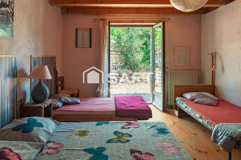 Maison - 228 m² - 8 pièces