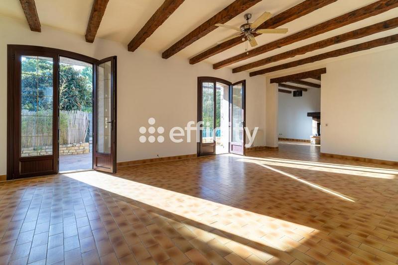 Maison - 328 m² - 8 pièces