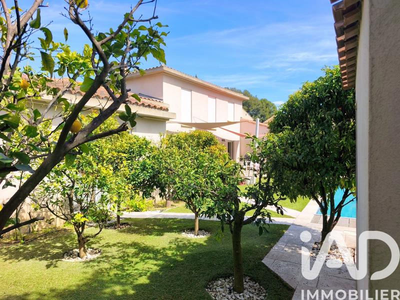 Maison - 197 m² - 7 pièces