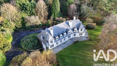 Maison - 468 m² - 12 pièces