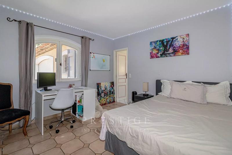 Maison - 179 m² - 8 pièces