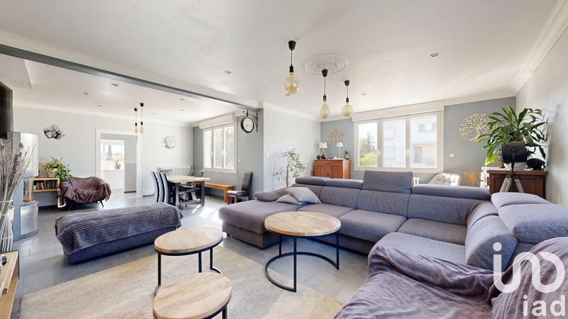 Maison - 213 m² - 9 pièces