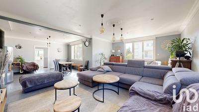 Maison - 213 m² - 9 pièces