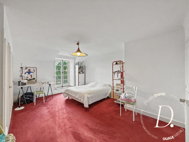 Maison - 420 m² - 11 pièces