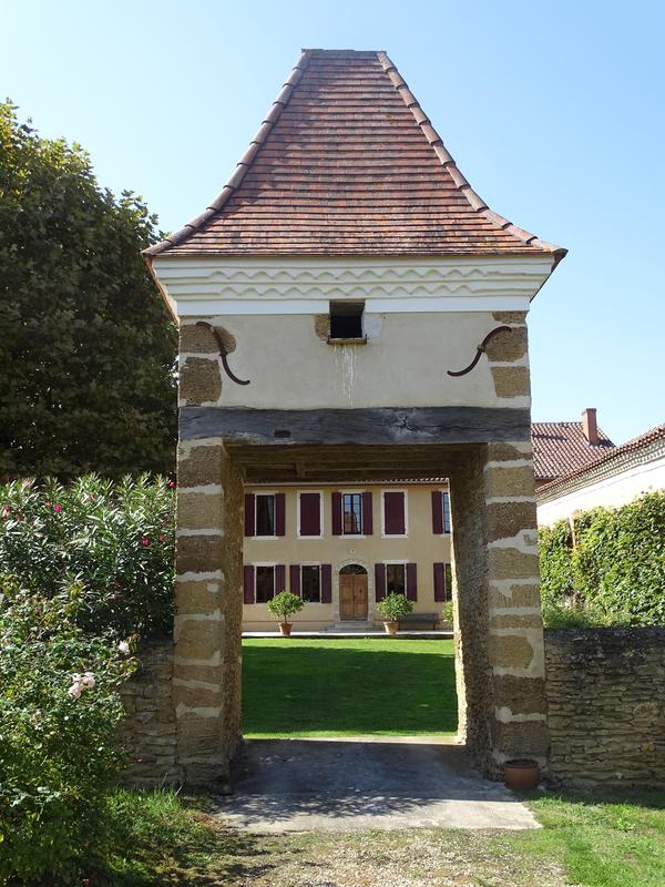 Maison de maîtres - 422 m² - 12 pièces