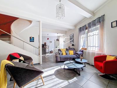 Maison - 186 m² - 6 pièces