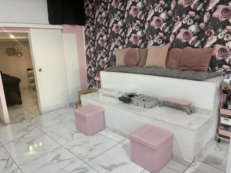 Bureau - 80 m² - 4 pièces