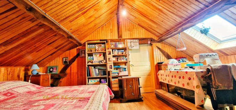 Maison - 96 m² - 9 pièces