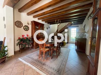 Maison - 211 m² - 6 pièces