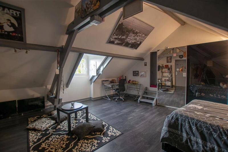 Maison - 337 m² - 11 pièces