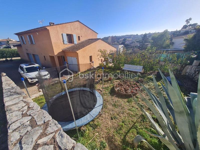 Appartement - 114 m² - 5 pièces