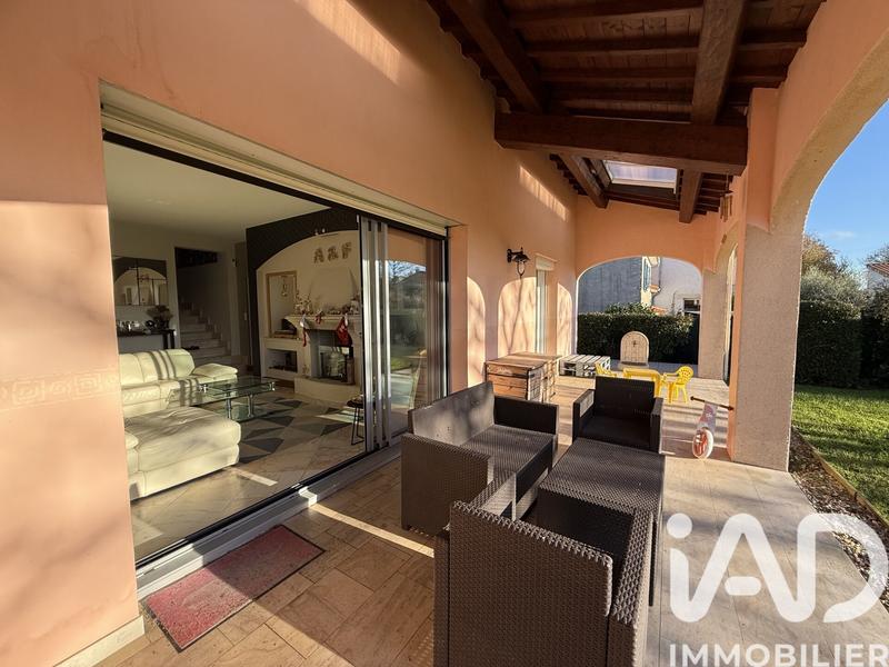 Maison de maîtres - 360 m² - 8 pièces