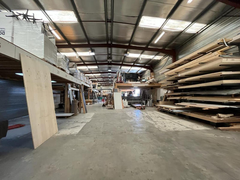 Local d'activité / Entrepôt - 550 m²