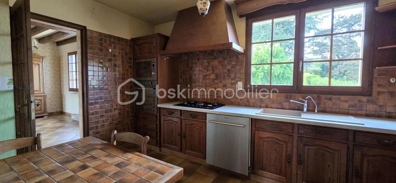 Maison traditionnelle - 198 m² - 8 pièces