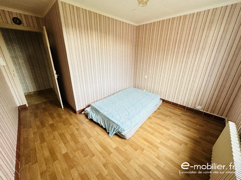 Maison - 180 m² - 9 pièces