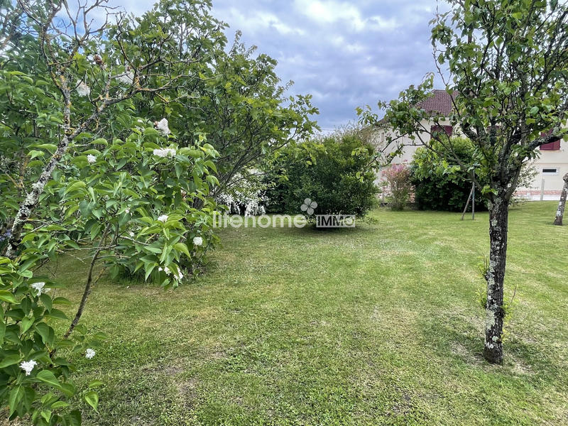 Maison - 180 m² - 8 pièces