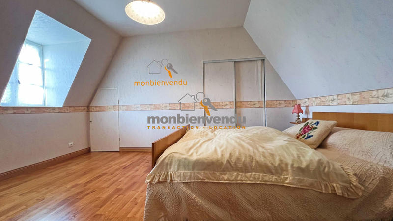 Maison traditionnelle - 149 m² - 6 pièces