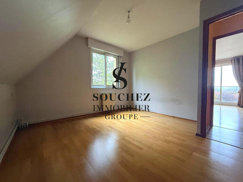 Maison - 143 m² - 8 pièces