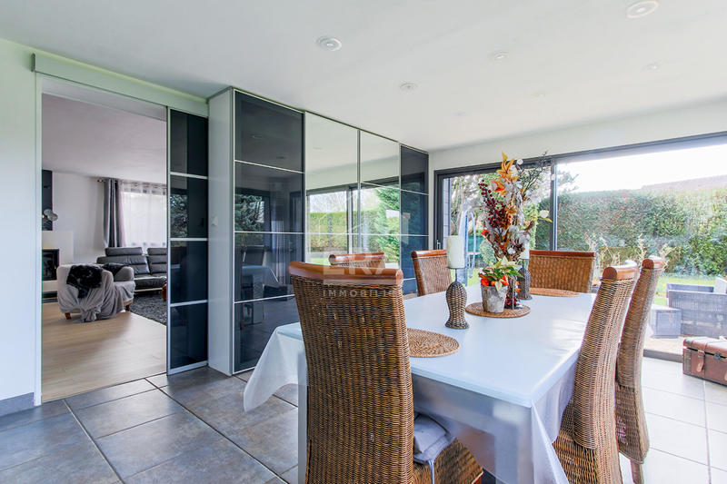 Maison - 161 m² - 8 pièces