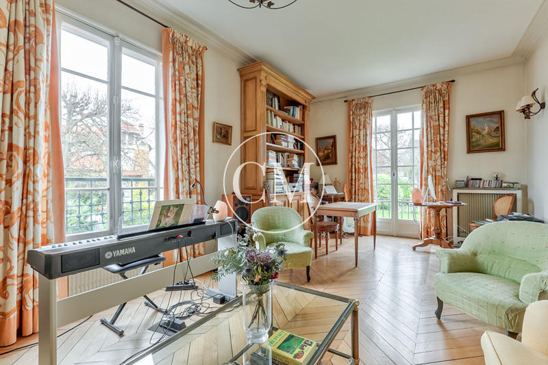 Maison - 205 m² - 6 pièces