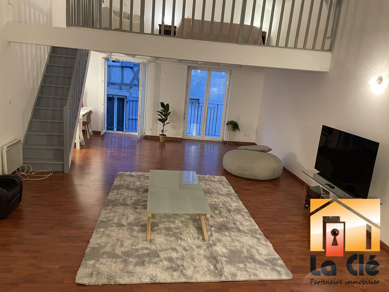 Loft - 145 m² - 4 pièces