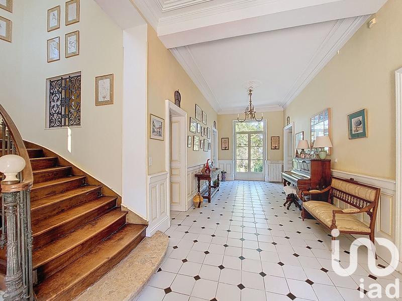 Maison - 607 m² - 22 pièces