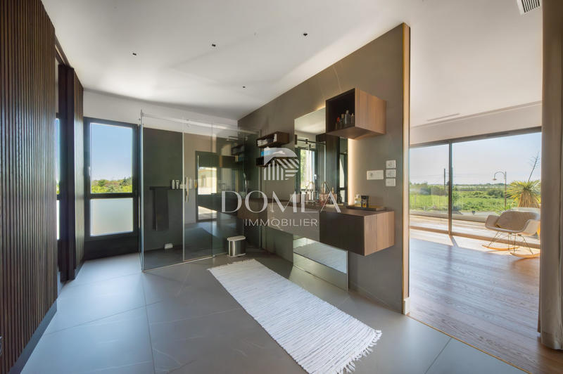 Villa - 288 m² - 6 pièces