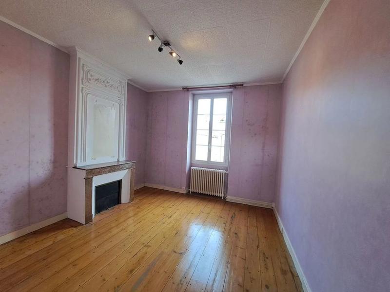Maison - 230 m² - 8 pièces