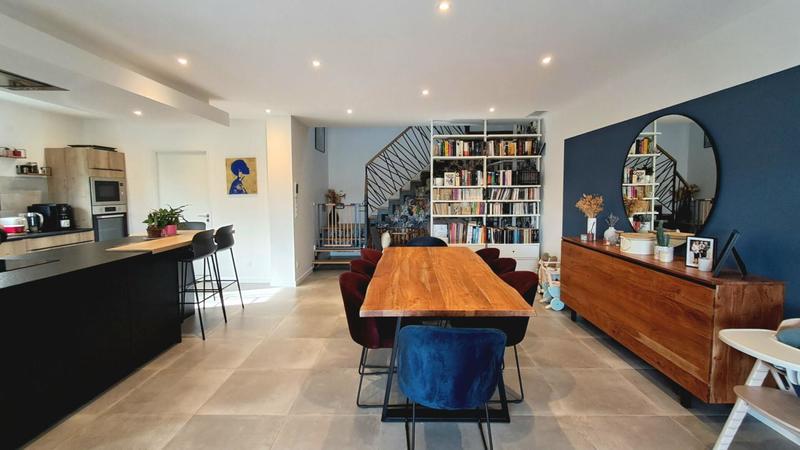 Maison - 179 m² - 5 pièces