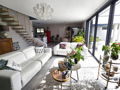 Villa - 145 m² - 6 pièces