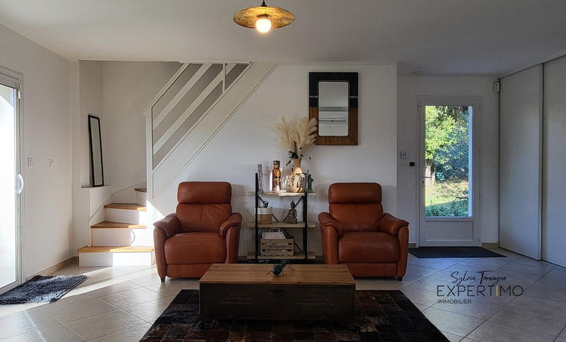 Maison - 305 m² - 11 pièces