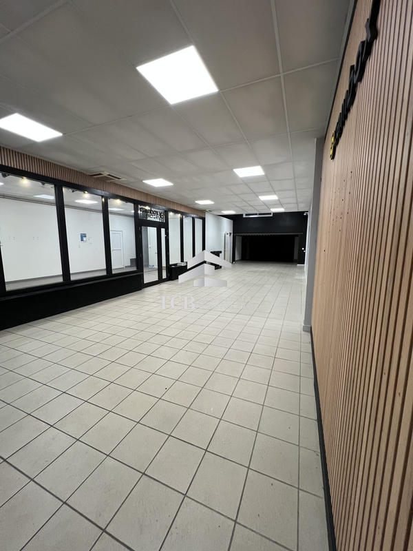 Local d'activités - 460 m²