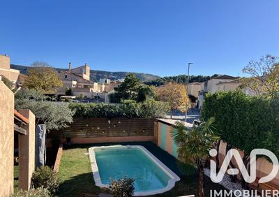 Maison - 140 m² - 4 pièces