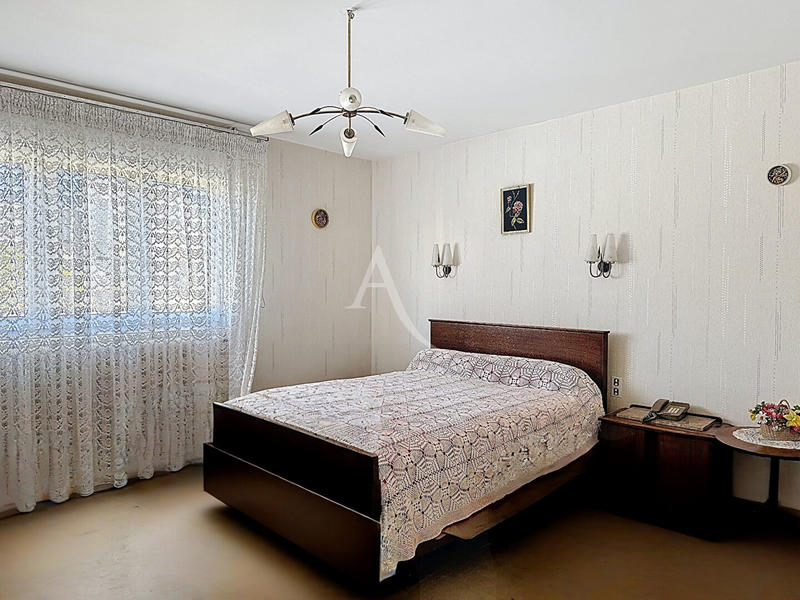 Maison - 92 m² - 5 pièces