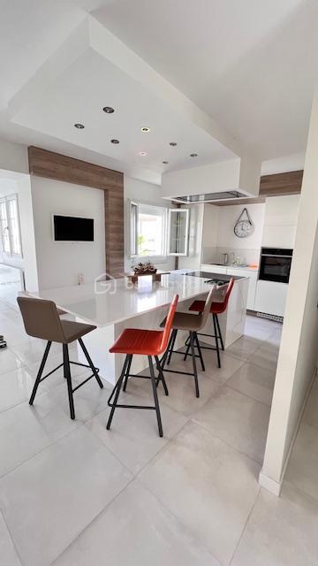 Maison de village - 150 m² - 8 pièces