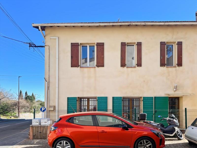 Maison - 229 m² - 9 pièces