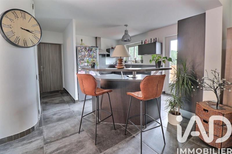 Maison - 224 m² - 9 pièces