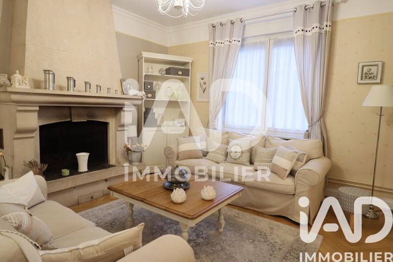 Maison - 225 m² - 9 pièces