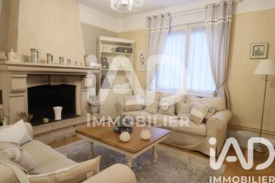 Maison - 225 m² - 9 pièces