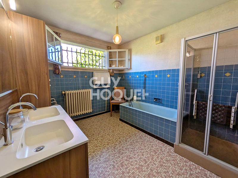 Maison - 180 m² - 6 pièces