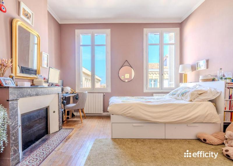 Maison bourgeoise - 250 m² - 8 pièces