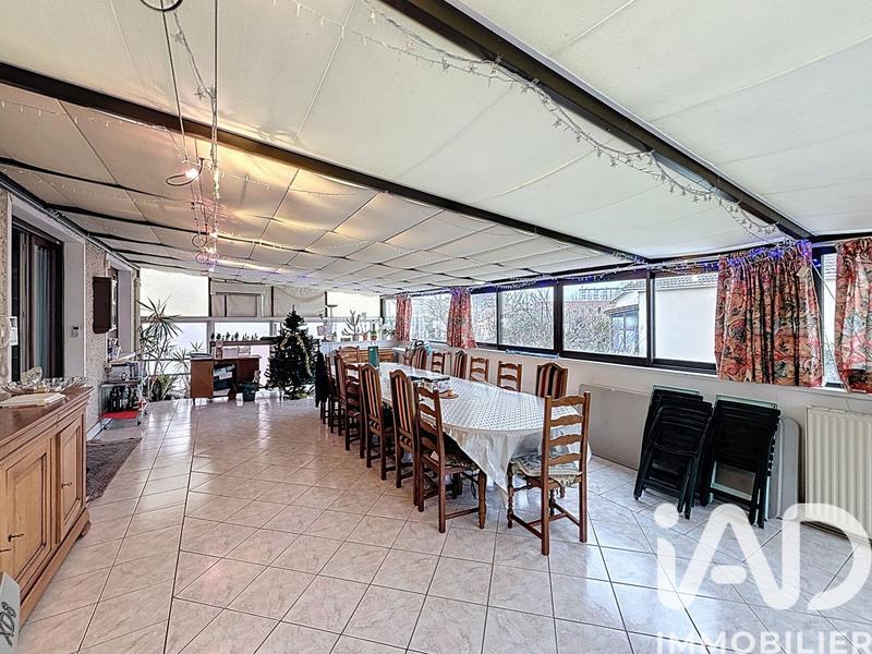 Maison - 239 m² - 9 pièces