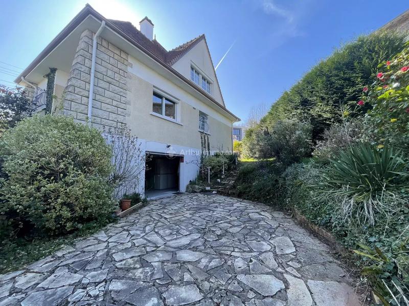 Maison - 139 m² - 7 pièces